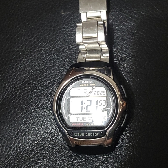 Casio Silver Wave Ceptor Smartwatch